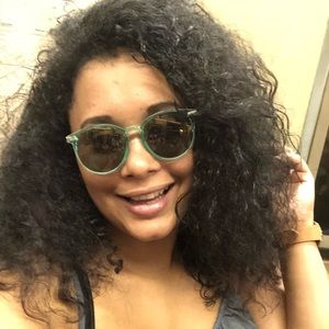 Meet your Posher, Pamela